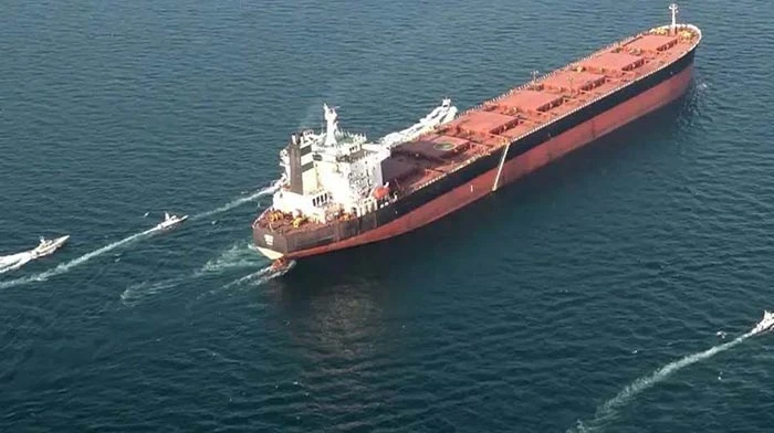 হরমুজ প্রণালীতে ক্ষেত্রভেদে নিষেধাজ্ঞা: ইরান