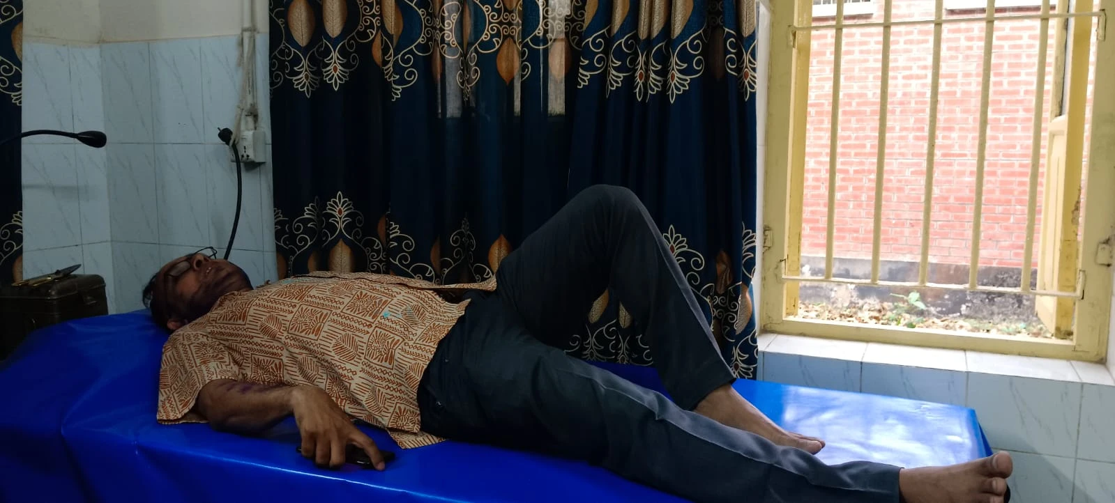 নির্বাহী ম্যাজিস্ট্রেটের সামনেই সাংবাদিকের ওপর হামলার চেষ্টা, থানায় অভিযোগ