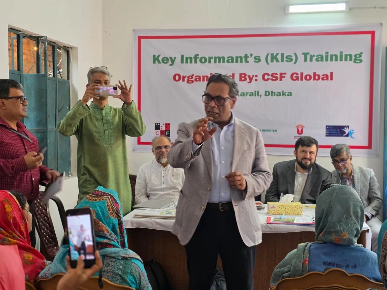 প্রতিবন্ধকতা কাটলে ওরাই হবে আগামীর আলো: কড়াইল বস্তিতে স্বাস্থ্য প্রতিমন্ত্রী