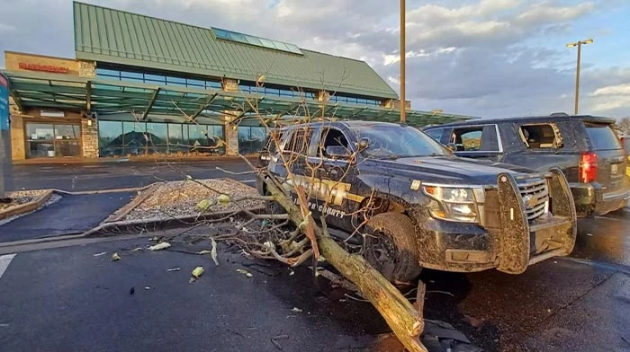 টর্নেডোর আঘাতে বিধ্বস্ত যুক্তরাষ্ট্রের দক্ষিণ মিশিগান, নিহত ৪