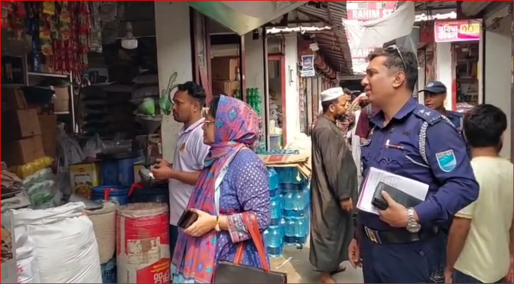সোনারগাঁয়ে নিত্যপণ্যের বাজারে ভ্রাম্যমাণ আদালতের অভিযান, জরিমানা ২ হাজার টাকা