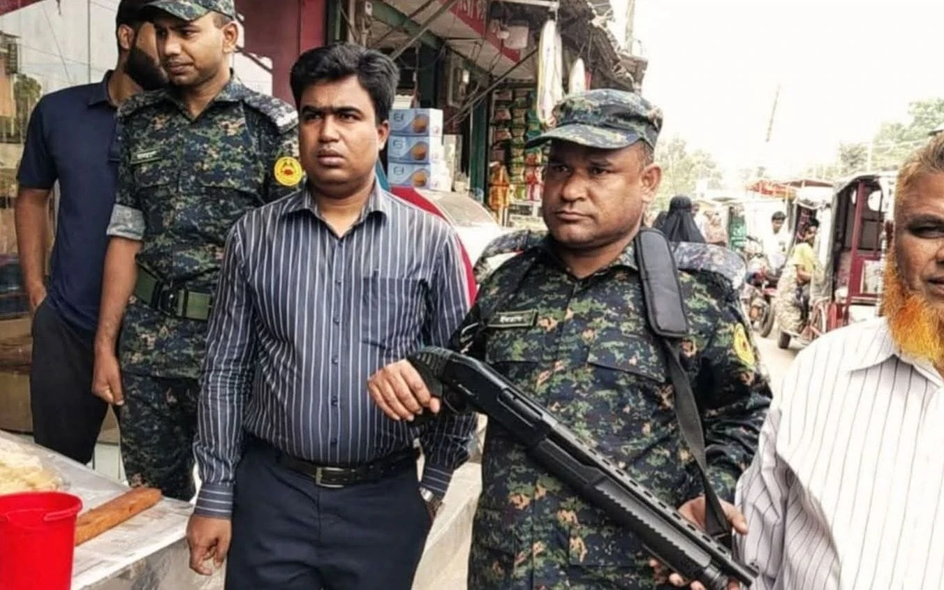 মতলব উত্তরে ভোক্তা অধিকার অভিযানে ৫ প্রতিষ্ঠানের ২২ হাজার টাকা জরিমানা