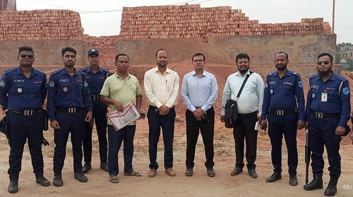 জাজিরায় অবৈধ ইটভাটায় ভ্রাম্যমাণ আদালত, দেড় লাখ টাকা জরিমানা