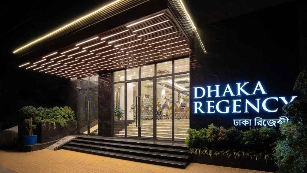 রিজেন্সি হোটেলে এসির আগুনে দগ্ধ ৪