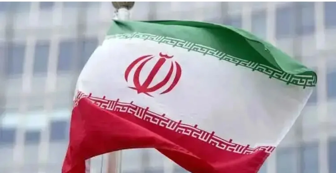 আমিরাতের বাসিন্দাদের বন্দর থেকে দূরে থাকতে বলছে ইরান