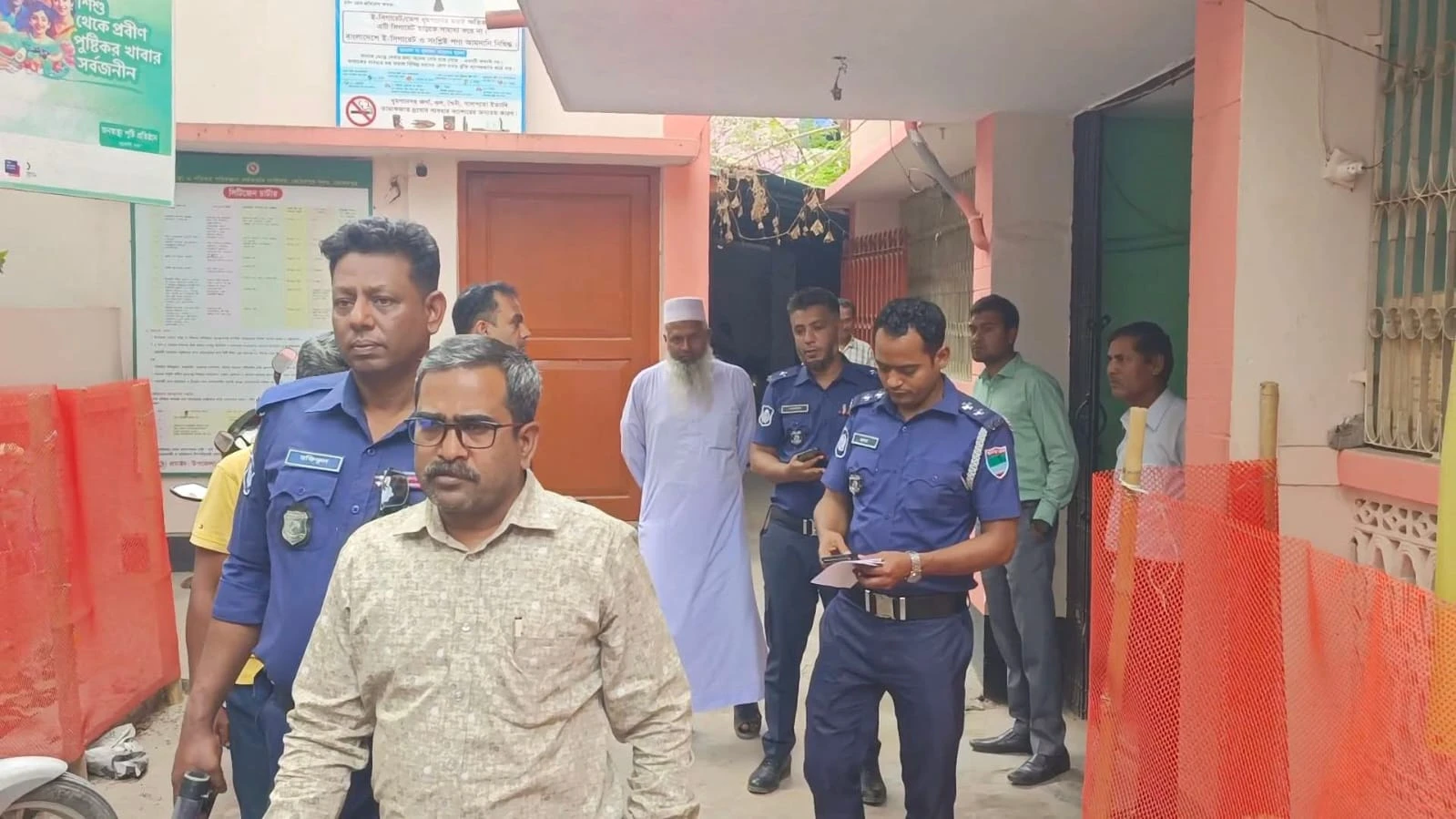 মেহেরপুরে স্বাস্থ্যমন্ত্রীর নাম ভাঙিয়ে চাঁদাবাজির চেষ্টা, ভূয়া সাংবাদিক গ্রেফতার