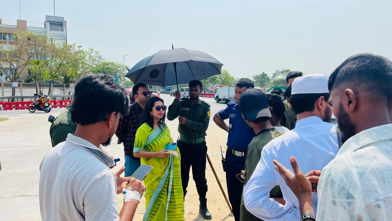 পদ্মাসেতু এলাকায় পরিদর্শন ও ভাড়া নিয়ন্ত্রণে অভিযান চালালেন ইউএনও