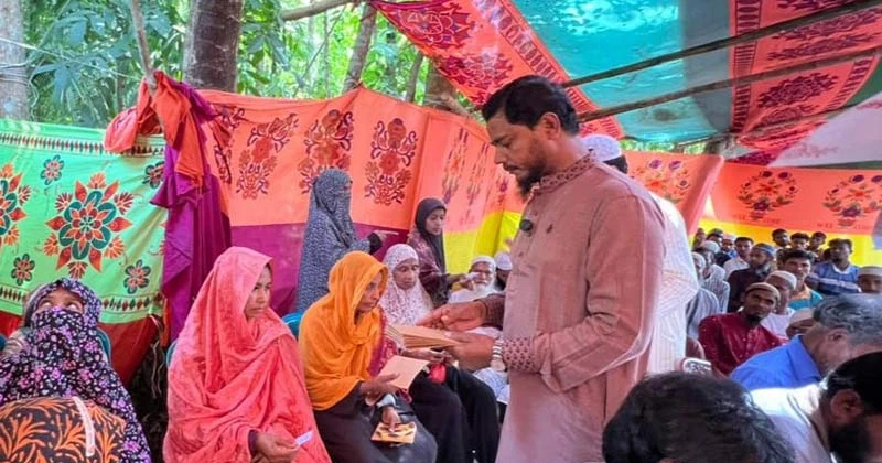 বাউফলে ১ হাজার অসহায় পরিবারকে ঈদ উপলক্ষে অর্থ সহায়তা দিলেন ড. মাসুদ এমপি