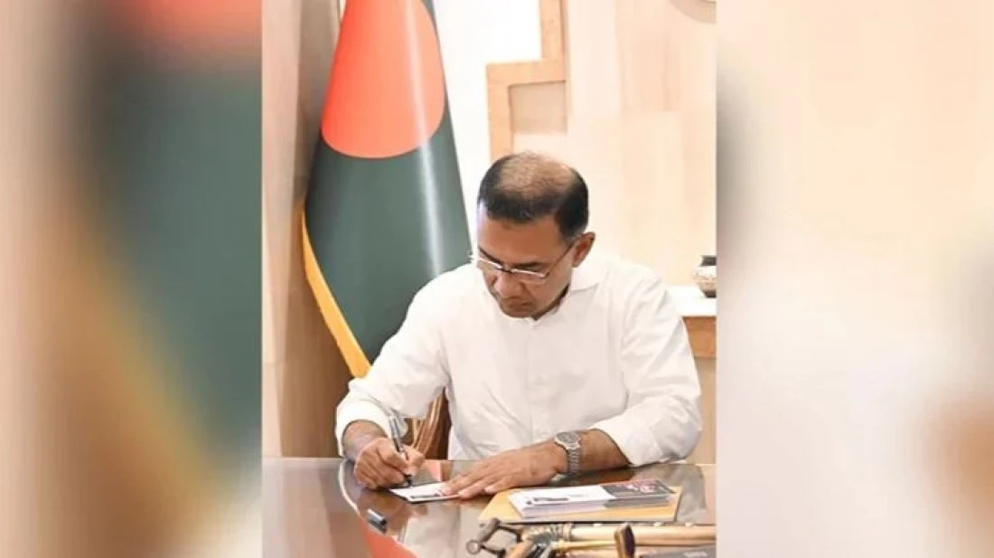 গুলশানের বাসা থেকে জরুরি দাফতরিক কাজ করছেন প্রধানমন্ত্রী