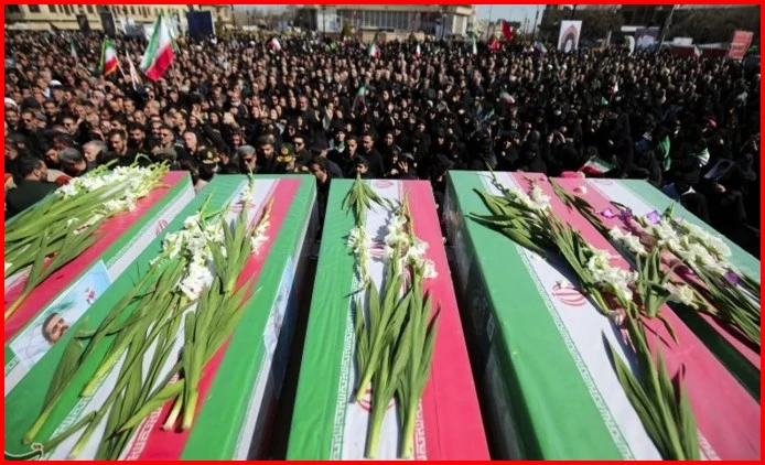 ইরানে লারিজানি-সোলেইমানিসহ নৌসেনাদের জানাজা অনুষ্ঠিত