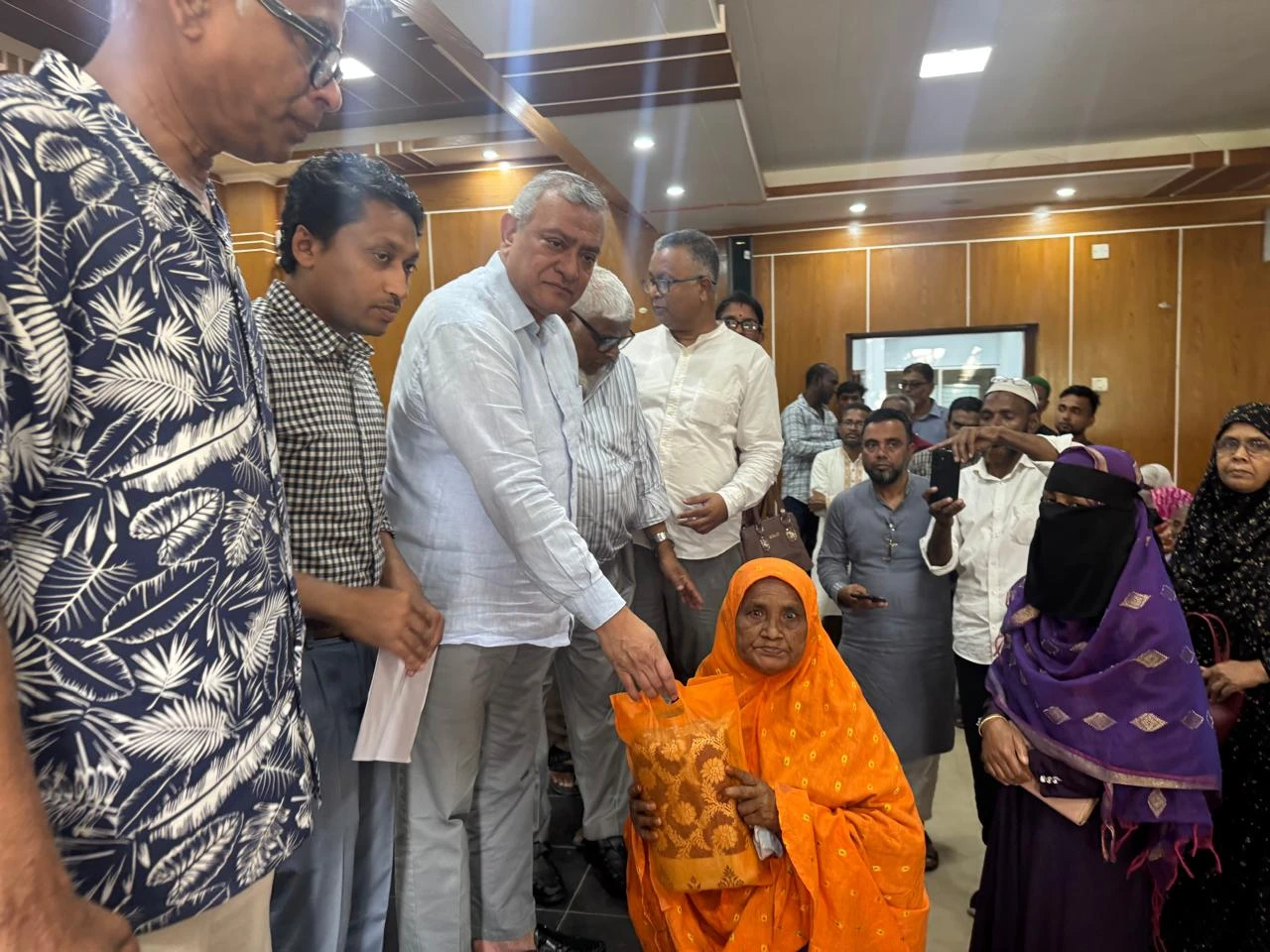 ঈদুল ফিতর উপলক্ষে মৌলভীবাজারে তারেক রহমানের ঈদ উপহার বিতরণ