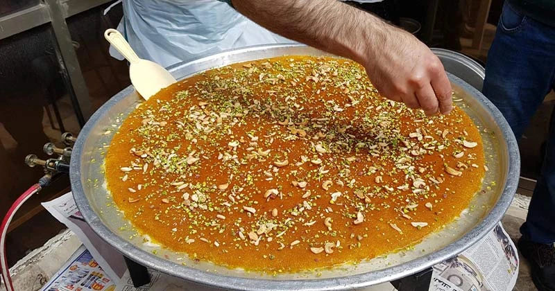 পরিবারের ঈদ আনন্দে সুস্বাদু কুনাফা