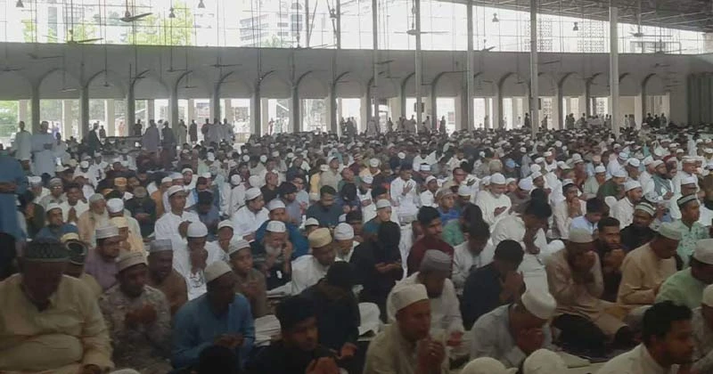 বায়তুল মোকাররমে ঈদের নামাজ: জাতির কল্যাণে দোয়া