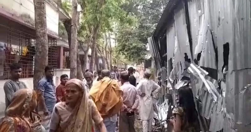 ঈদের নামাজ আদায় করে সংঘর্ষে লিপ্ত দুই গ্রামবাসী