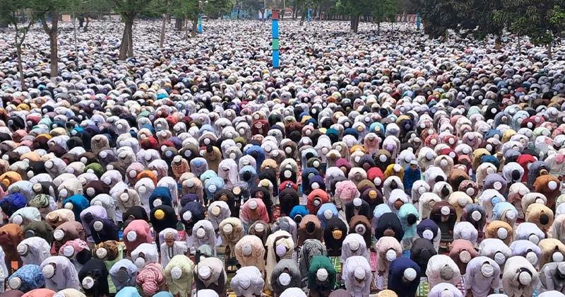 শোলাকিয়ায় দেশের বৃহৎ ঈদের জামাত অনুষ্ঠিত