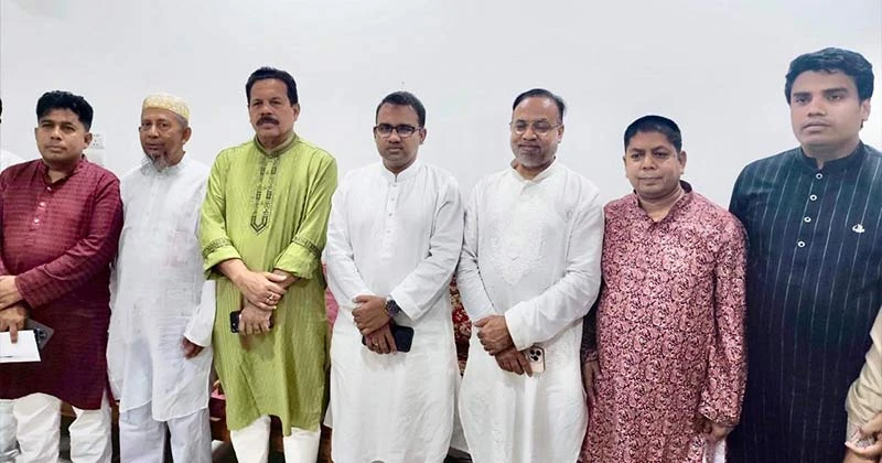 দাউদকান্দির গয়েশপুর 'শান্তির নীড়ে' ঈদের শুভেচ্ছা বিনিময় ড.খন্দকার মারুফের