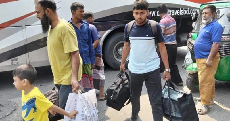 ঈদের ছুটি শেষে ফিরছেন কর্মজীবী মানুষ