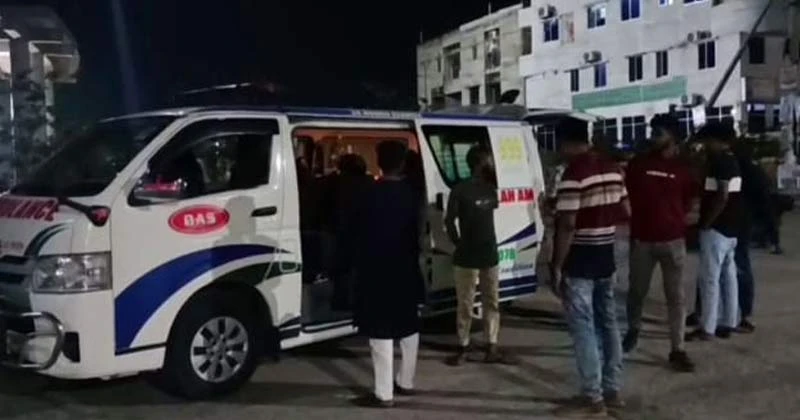 টুঙ্গিপাড়ায় ককটেল বানাতে গিয়ে যুবক আহত!