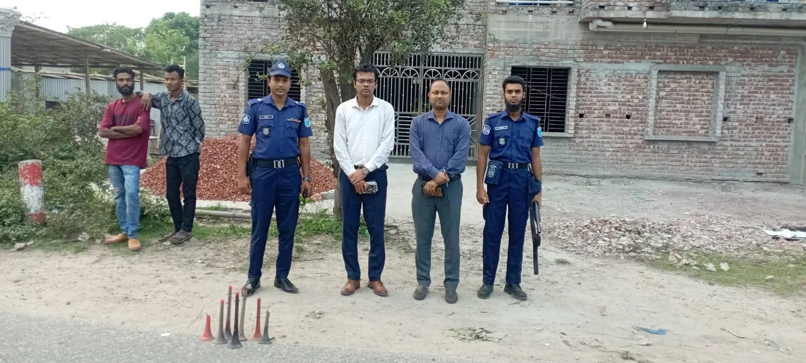 শরীয়তপুরে শব্দদূষণ বিরোধী অভিযান, জরিমানা ৩ ট্রাক চালক