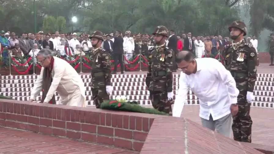 ৫৬তম স্বাধীনতা দিবসে রাষ্ট্রপতি ও প্রধানমন্ত্রীর শ্রদ্ধা