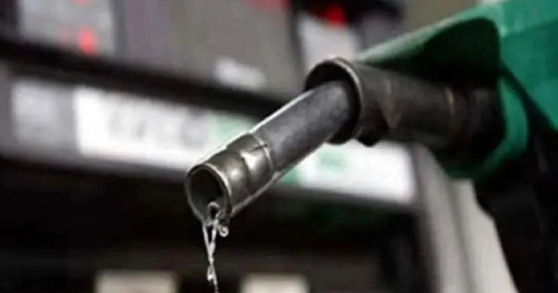 ১ এপ্রিল থেকে পেট্রোল রপ্তানি বন্ধ করতে যাচ্ছে রাশিয়া