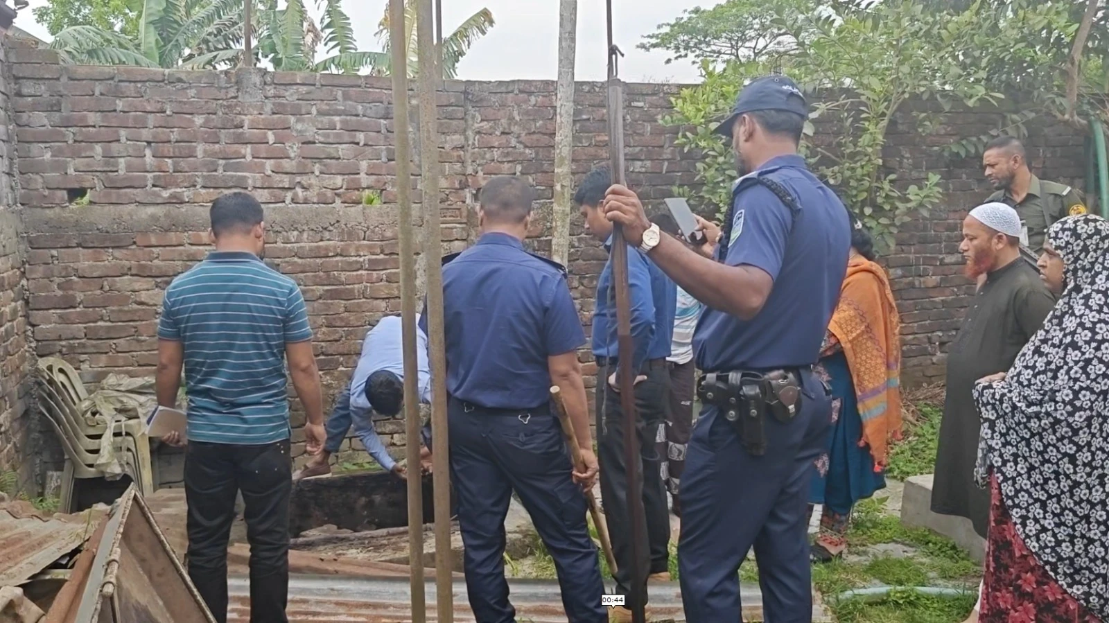 ফুলপুরে ভ্রাম্যমাণ আদালতের অভিযানে বিপুল পেট্রোল-ডিজেল জব্দ, জরিমানা