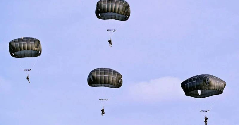 প্যারাস্যুটে ২ হাজার মার্কিন সেনা নামবে ইরানে