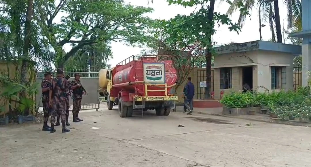 শ্রীমঙ্গলে তেলের ডিপোতে বিজিবি মোতায়েন