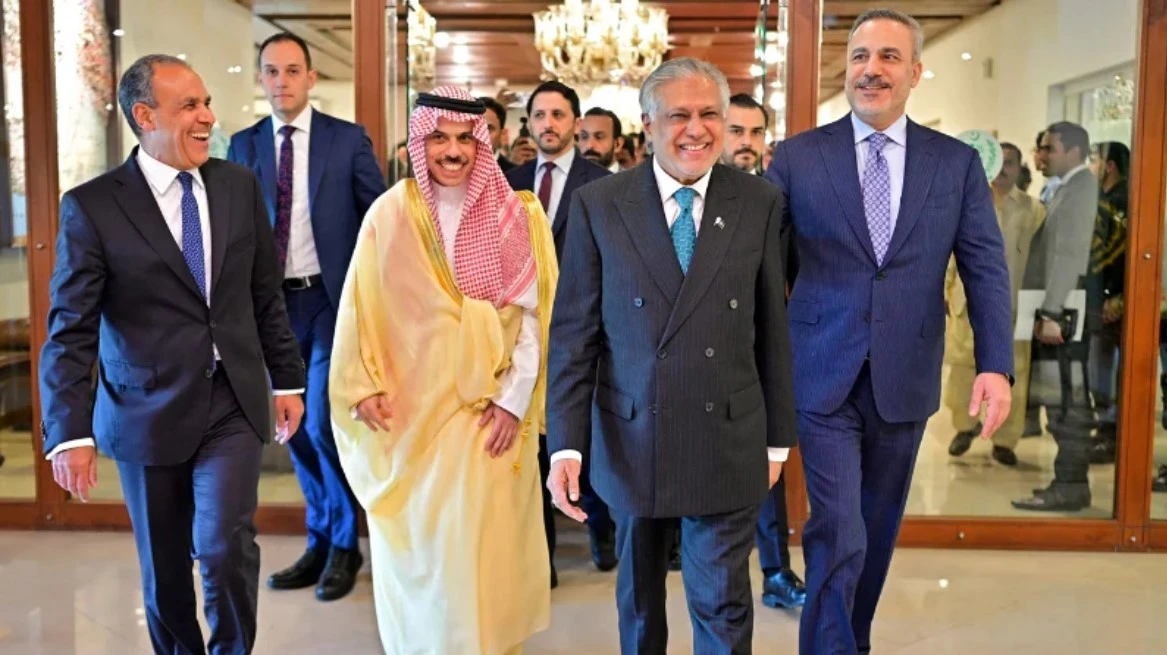 স্থল অভিযানের প্রস্তুতির মধ্যেই যুদ্ধ বন্ধে বৈঠকে বসছে ৪ দেশ