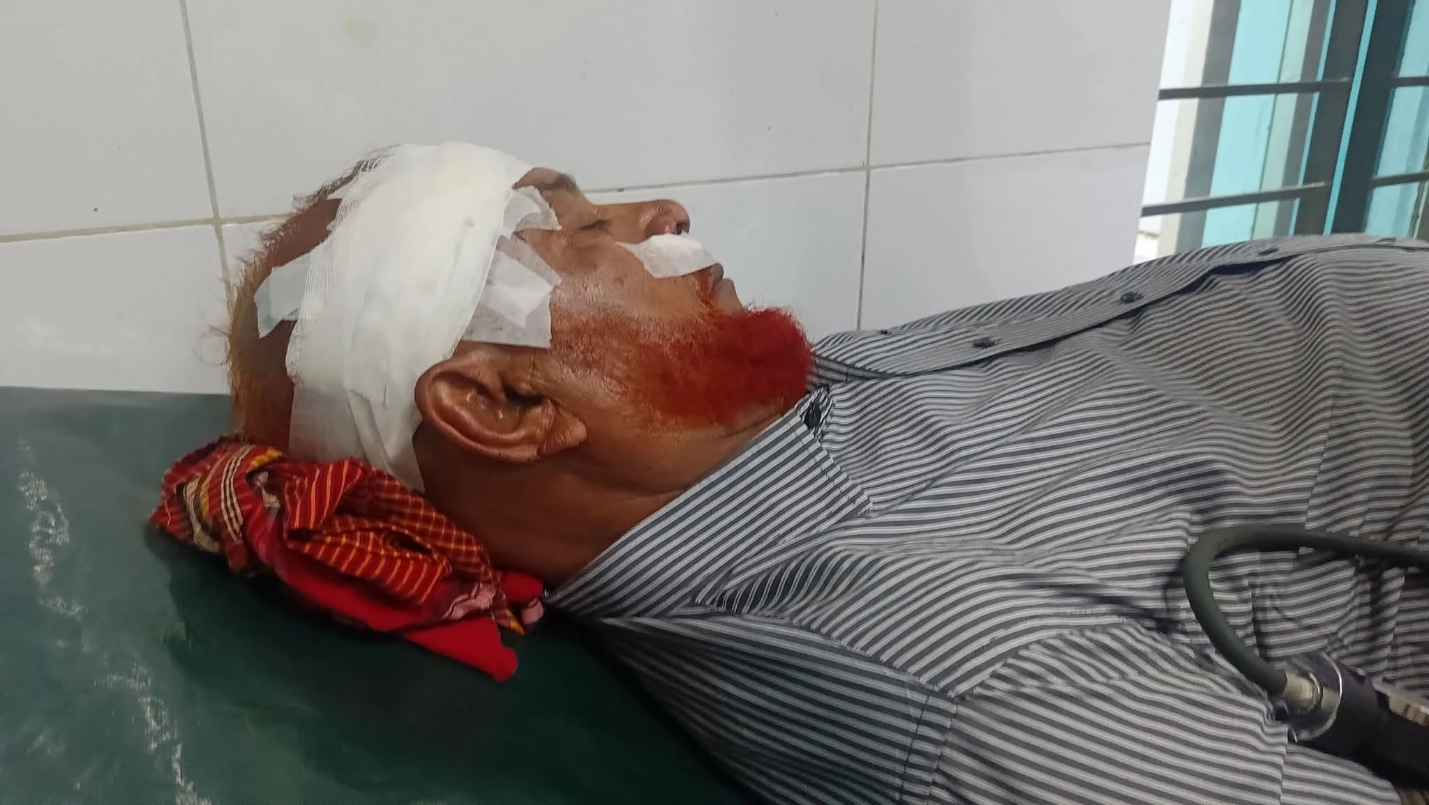 লেংটার মেলায় টাকা ভাগাভাগি নিয়ে দ্বন্দ্ব, খাদেমকে কুপিয়ে জখম