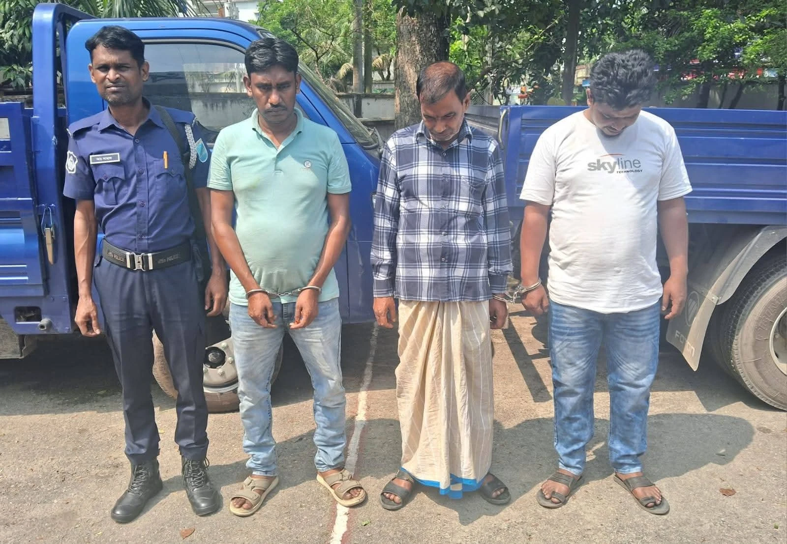 ধামরাইয়ে ব্যাটারি কারখানায় ডাকাতি: গ্রেপ্তার ৩