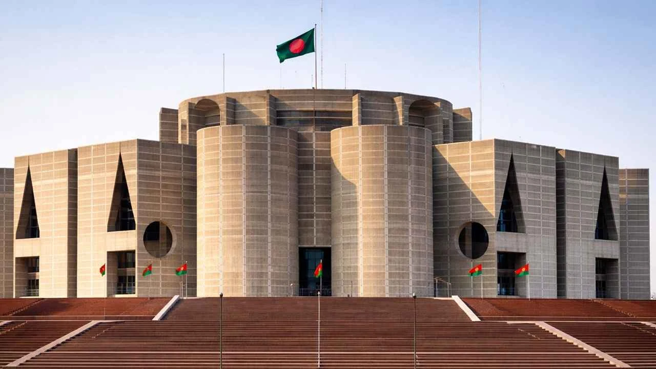 সরকারি চাকরিতে প্রবেশসীমা ৩২ বছর করে সংসদে বিল পাস