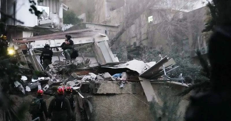 ইরানি ক্ষেপণাস্ত্রের আঘাত ইসরায়েলের আবাসিক ভবনে, নিহত ২