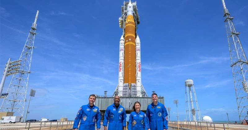 পৃথিবীর সঙ্গে ৪০ মিনিটের যোগাযোগহীনতা!