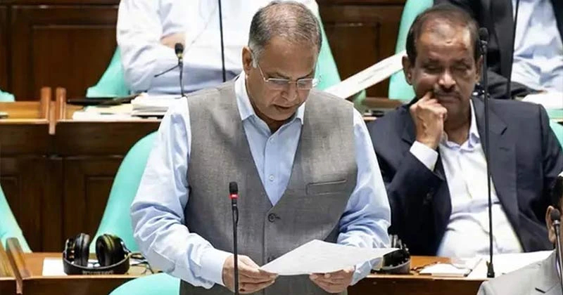 দেশে জ্বালানি তেলের পর্যাপ্ত মজুদ আছে: জ্বালানিমন্ত্রী