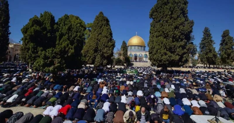 প্রায় ৪০ দিন পর খুললো পবিত্র আল-আকসা মসজিদ