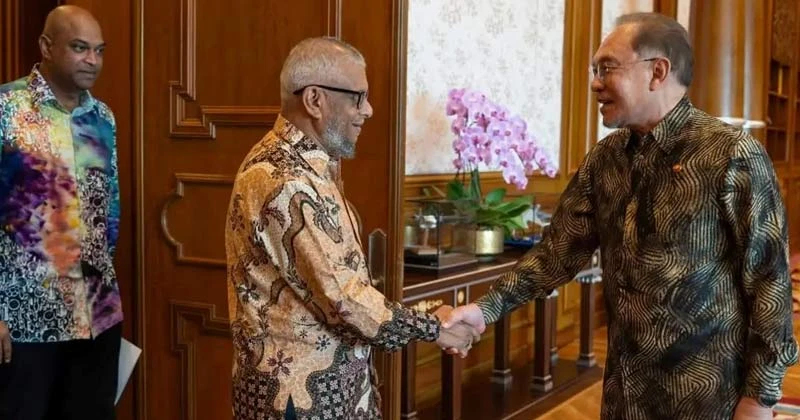 প্রধানমন্ত্রী তারেক রহমানকে মালয়েশিয়া সফরের আমন্ত্রণ জানিয়েছেন আনোয়ার ইব্রাহিম