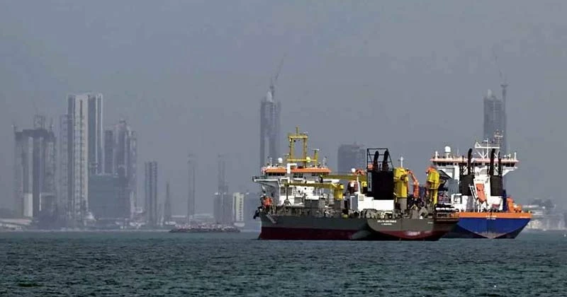 হরমুজ প্রণালিতে টোল বেঁধে দিলো ইরান