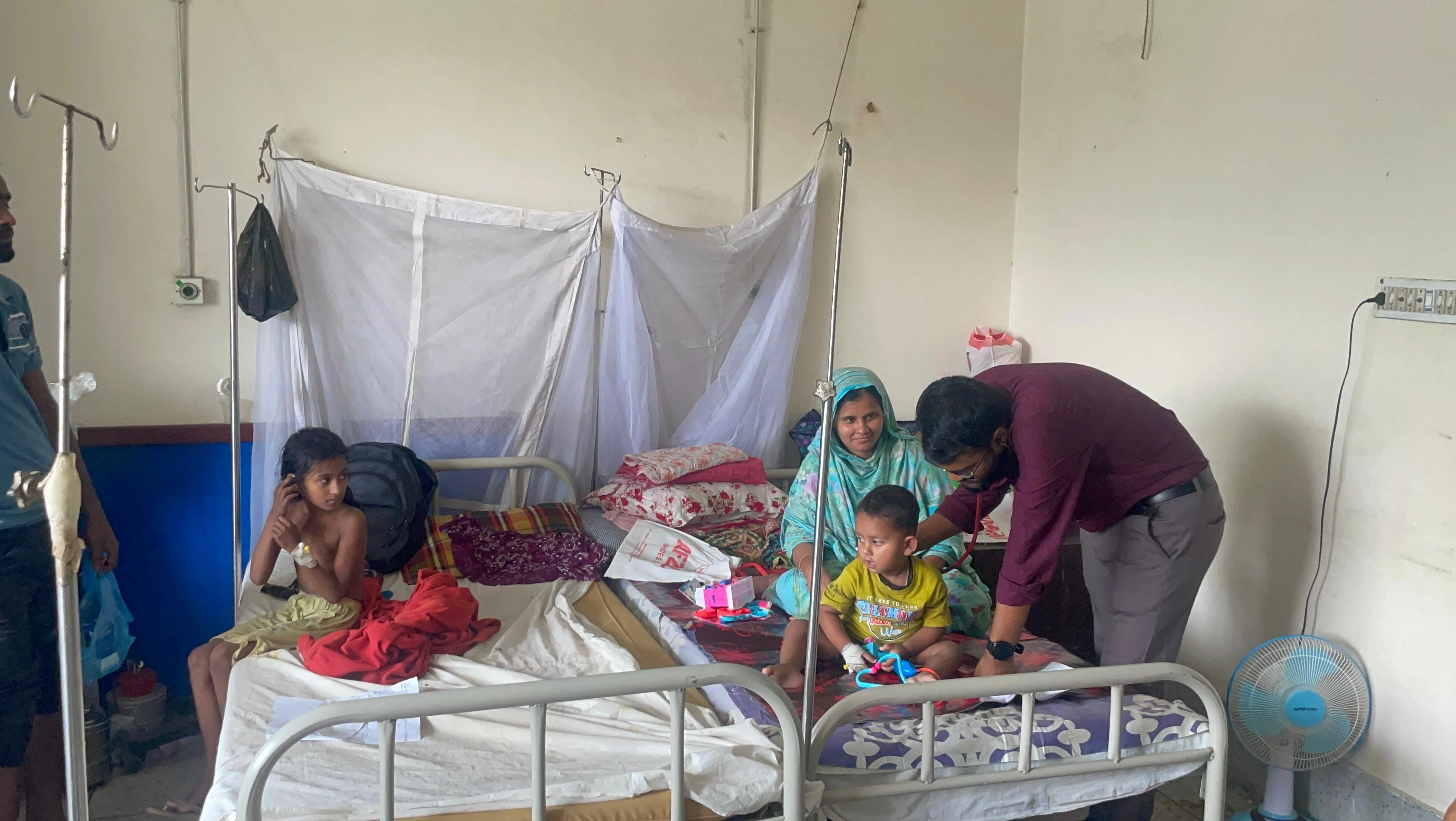 কুলাউড়ায় হামের আতঙ্ক, হাসপাতালে ভর্তি ৮ শিশু