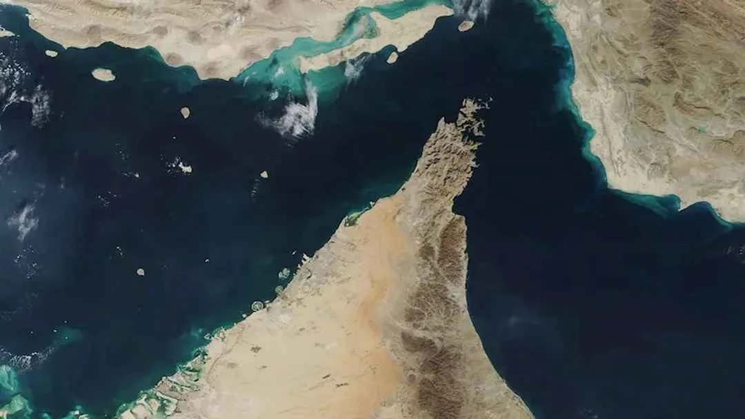 হরমুজ প্রণালি পুরোপুরি ইরানের নিয়ন্ত্রণে, টোল দিতে হবে রিয়ালে: তেহরান