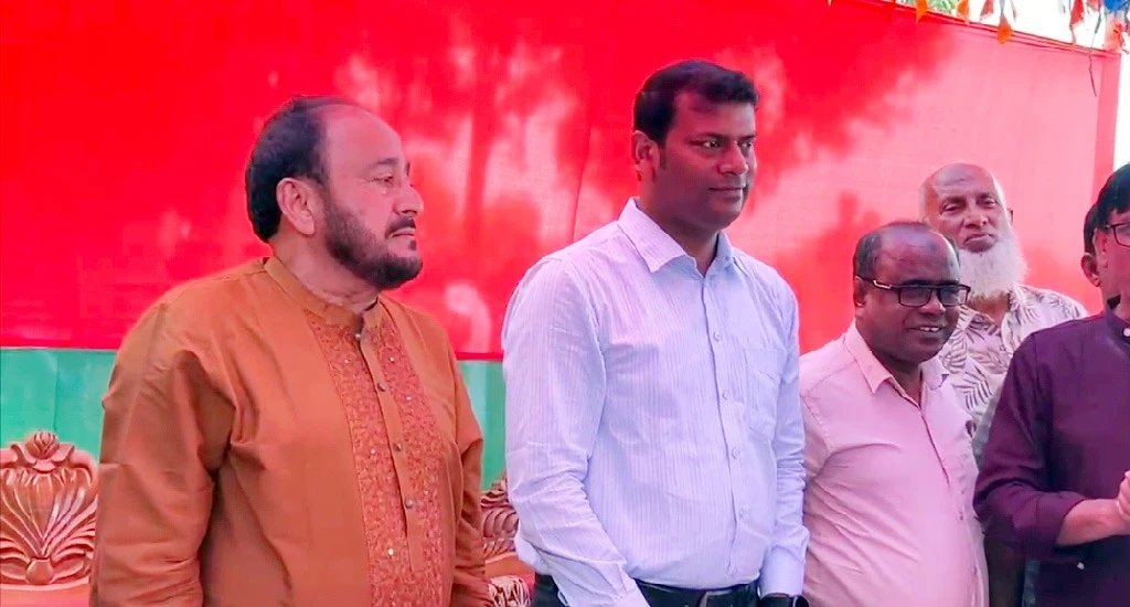 চোরদের হাতেনাতে ধরে হাত কেটে দেওয়ার নির্দেশ, এমপি হাজি মুজিবের কঠোর হুঁশিয়ারি