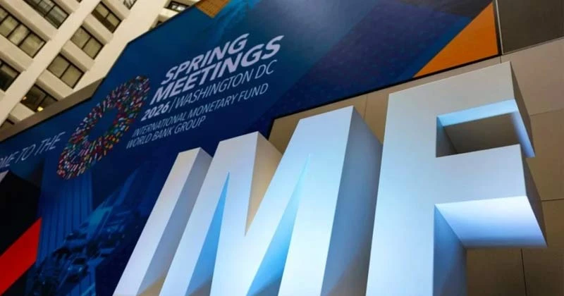 বিশ্ব অর্থনৈতিক প্রবৃদ্ধির পূর্বাভাস কমিয়ে দিয়েছে আইএমএফ