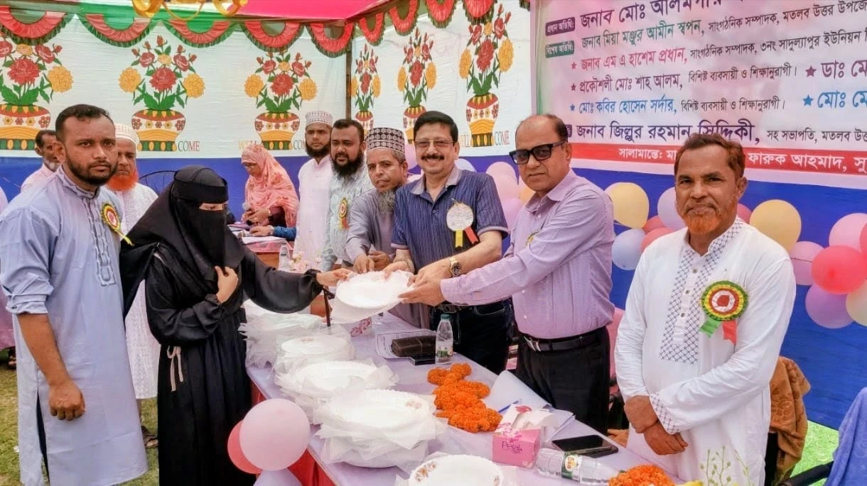 আমিয়াপুরে মহিলা দাখিল মাদ্রাসায় পুরস্কার বিতরণ ও বিদায় সংবর্ধনা অনুষ্ঠিত