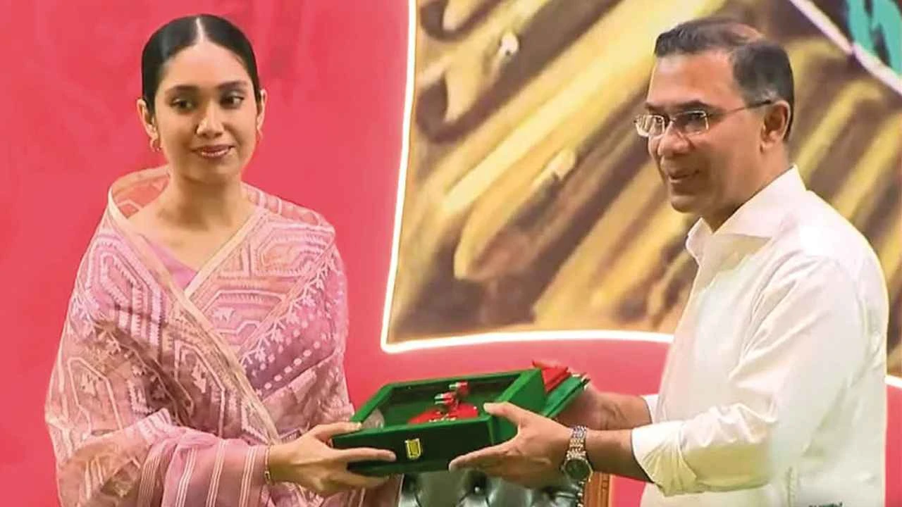 খালেদা জিয়ার পক্ষে স্বাধীনতা পুরস্কার নিলেন জাইমা রহমান