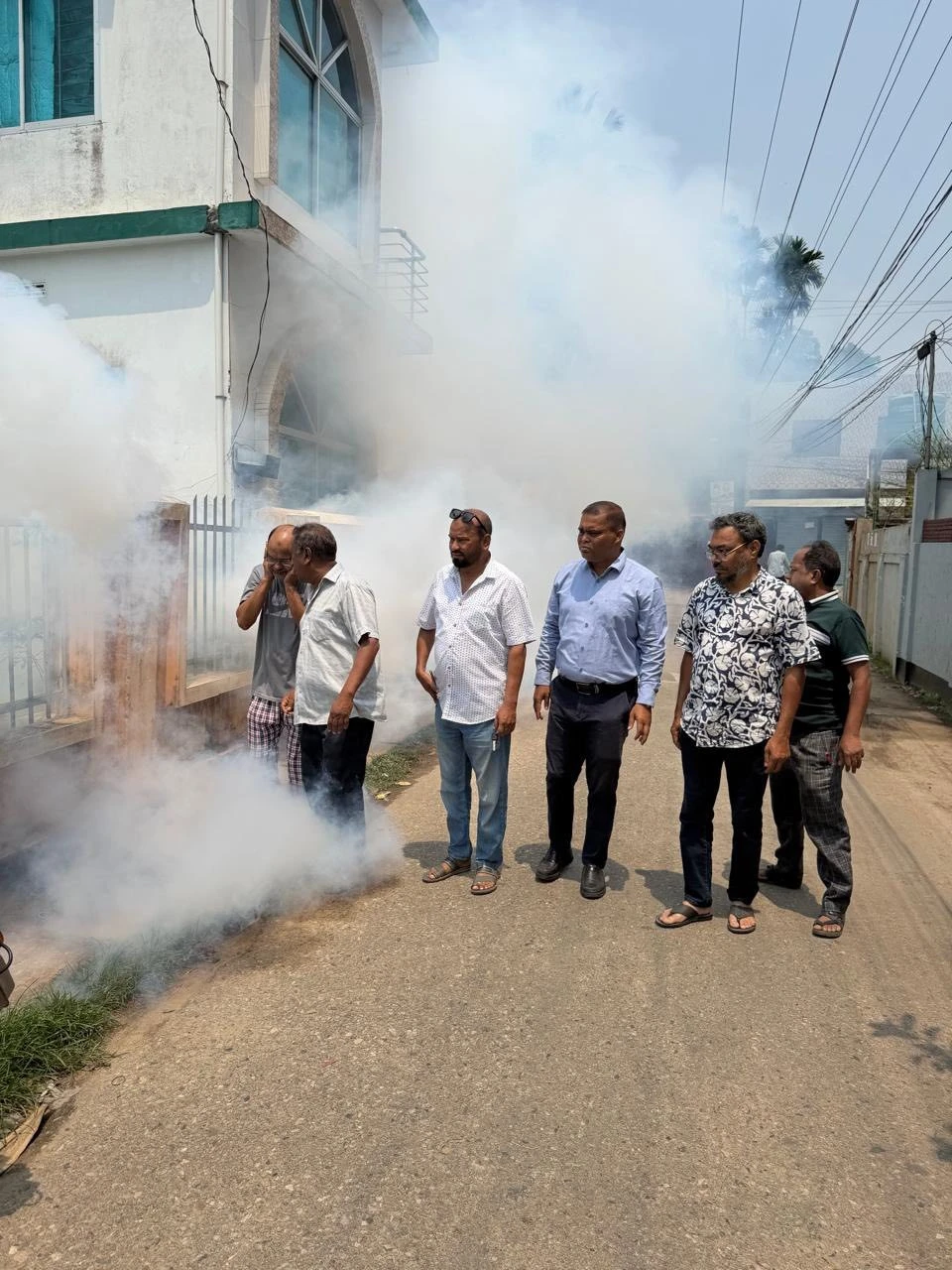 শ্রীমঙ্গল পৌরসভার উদ্যোগে ডেঙ্গু নিয়ন্ত্রণে মশক নিধন কর্মসূচি
