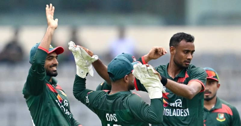 জুটি ভাঙলেন রিশাদ, নিউজিল্যান্ডকে চেপে ধরেছে বাংলাদেশ