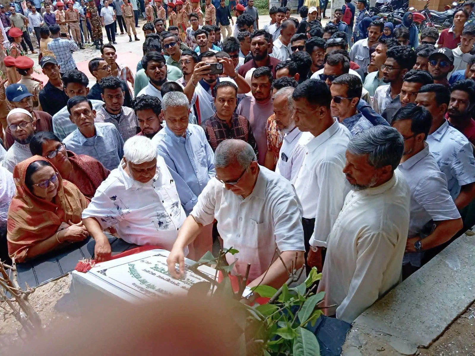 মৌলভীবাজার সরকারি কলেজে ‘শহীদ জিয়া অডিটোরিয়াম’-এর নামফলক পুনঃস্থাপন