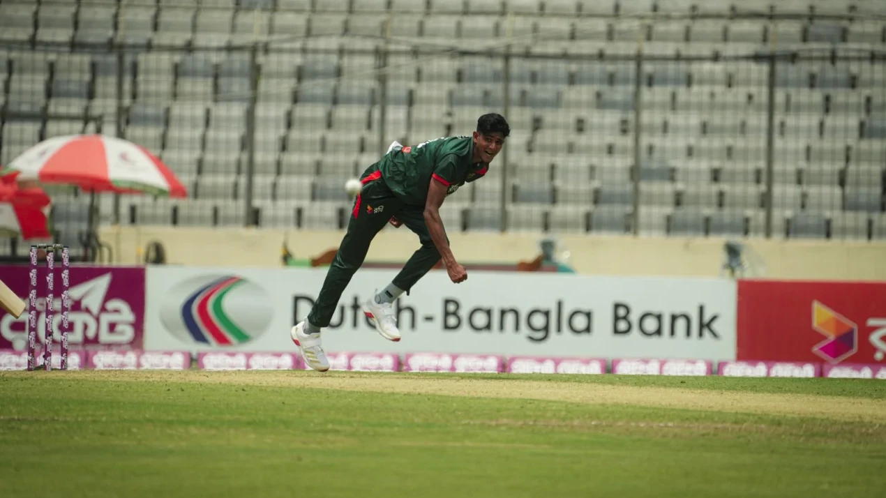 নাহিদের গতির তোপে ২০০’র আগেই শেষ নিউজিল্যান্ড