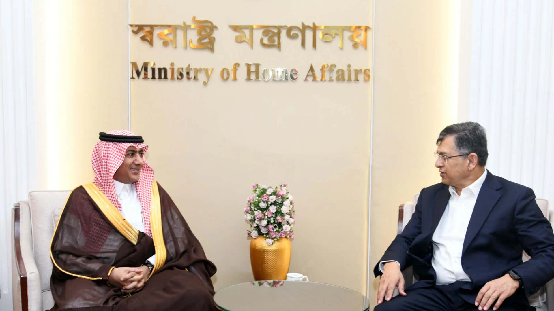 সৌদিতে বসবাস করা ২২০০০ রোহিঙ্গাকে বাংলাদেশি পাসপোর্ট দেয়া হয়েছে: স্বরাষ্ট্রমন্ত্রী