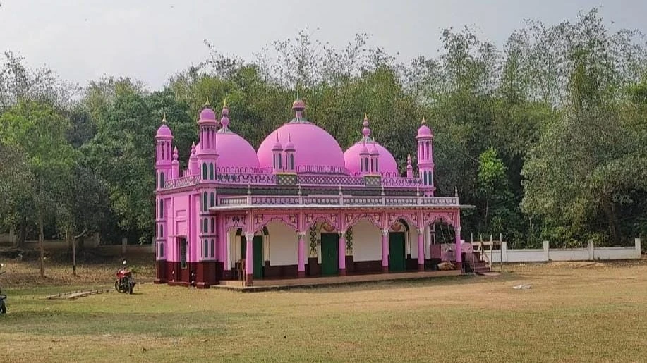 বিজয়নগরে ২০০ বছরের পুরোনো নান্দনিক মসজিদ